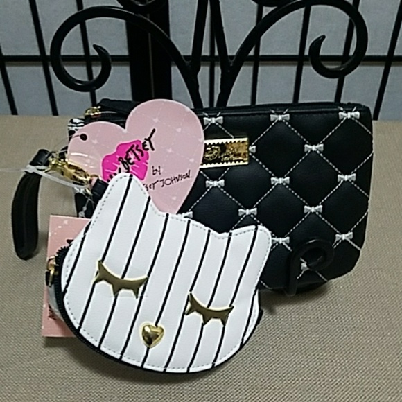 Betsey Johnson Handbags - 🐚⛱🌞🌴 PRICE DROP! 🌴🌞⛱🐚